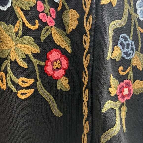 VINTAGE 90s Black Floral Embroidered Knit Long Sleeve Beautiful Cardigan Medium - Picture 6 of 12